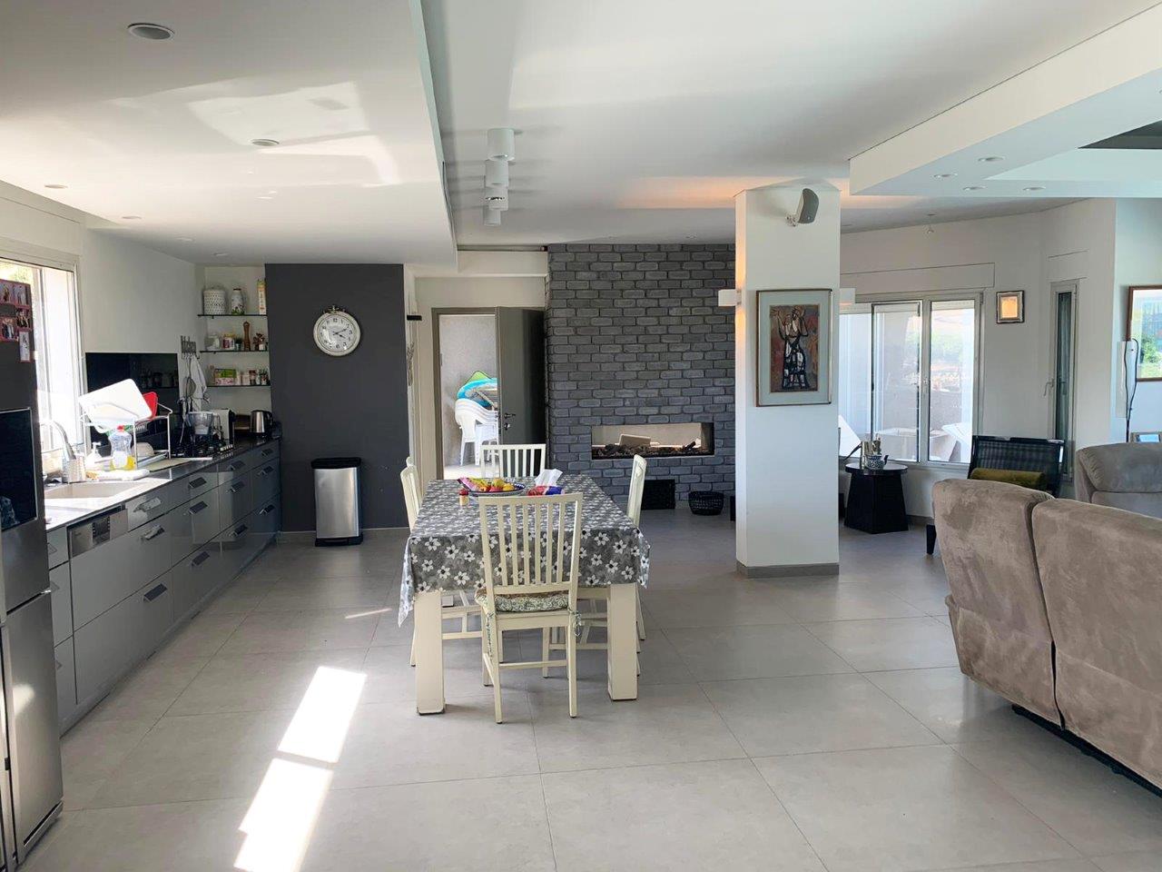 Seaview Villa in Migdal